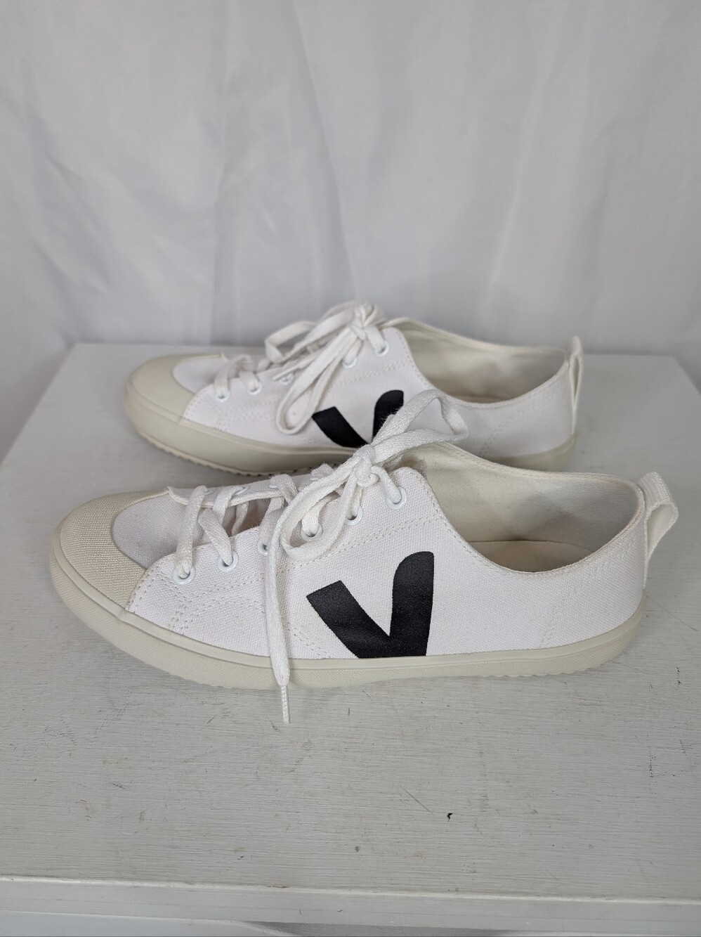 Veja Nova Low White And Black Canvas Sneakers - Size Women's 9 - Picture 3 of 10